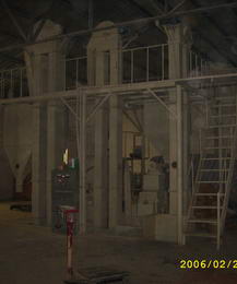 鄭州福森飼料廠-粉料生產(chǎn)機(jī)組